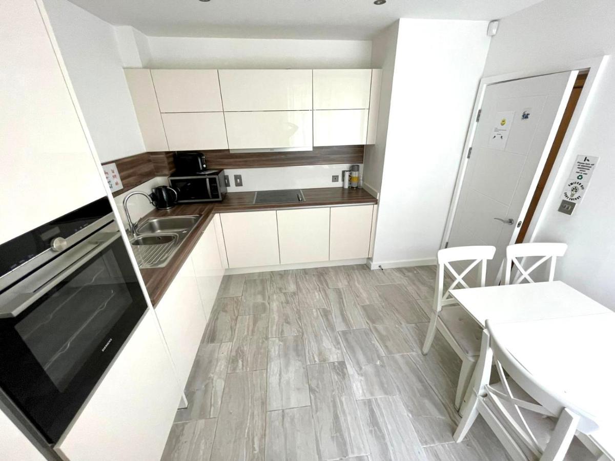 London Stratford Luxury House, 5 Minutes Walk Station, Westfield, 3 Bedrooms 3 Bathrooms, Reception, Garden, Parking Exterior foto