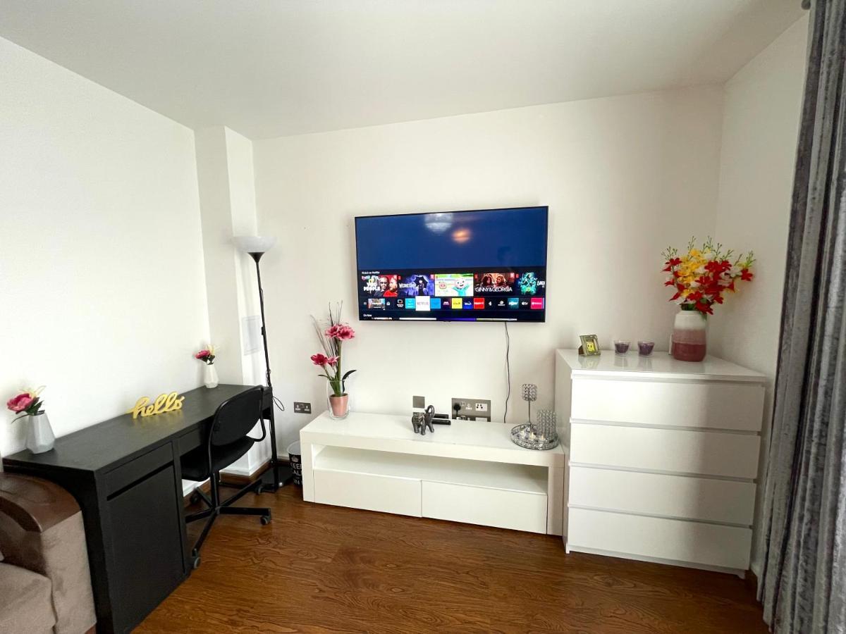 London Stratford Luxury House, 5 Minutes Walk Station, Westfield, 3 Bedrooms 3 Bathrooms, Reception, Garden, Parking Exterior foto