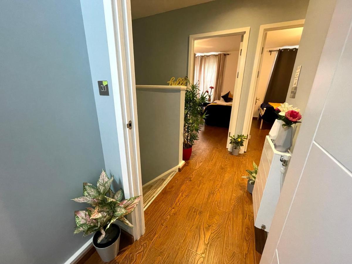 London Stratford Luxury House, 5 Minutes Walk Station, Westfield, 3 Bedrooms 3 Bathrooms, Reception, Garden, Parking Exterior foto