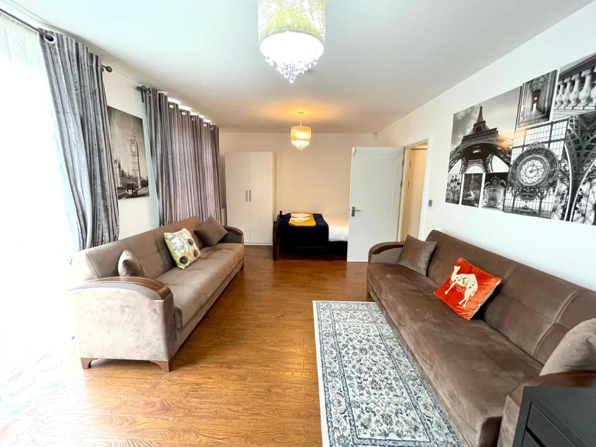 London Stratford Luxury House, 5 Minutes Walk Station, Westfield, 3 Bedrooms 3 Bathrooms, Reception, Garden, Parking Exterior foto