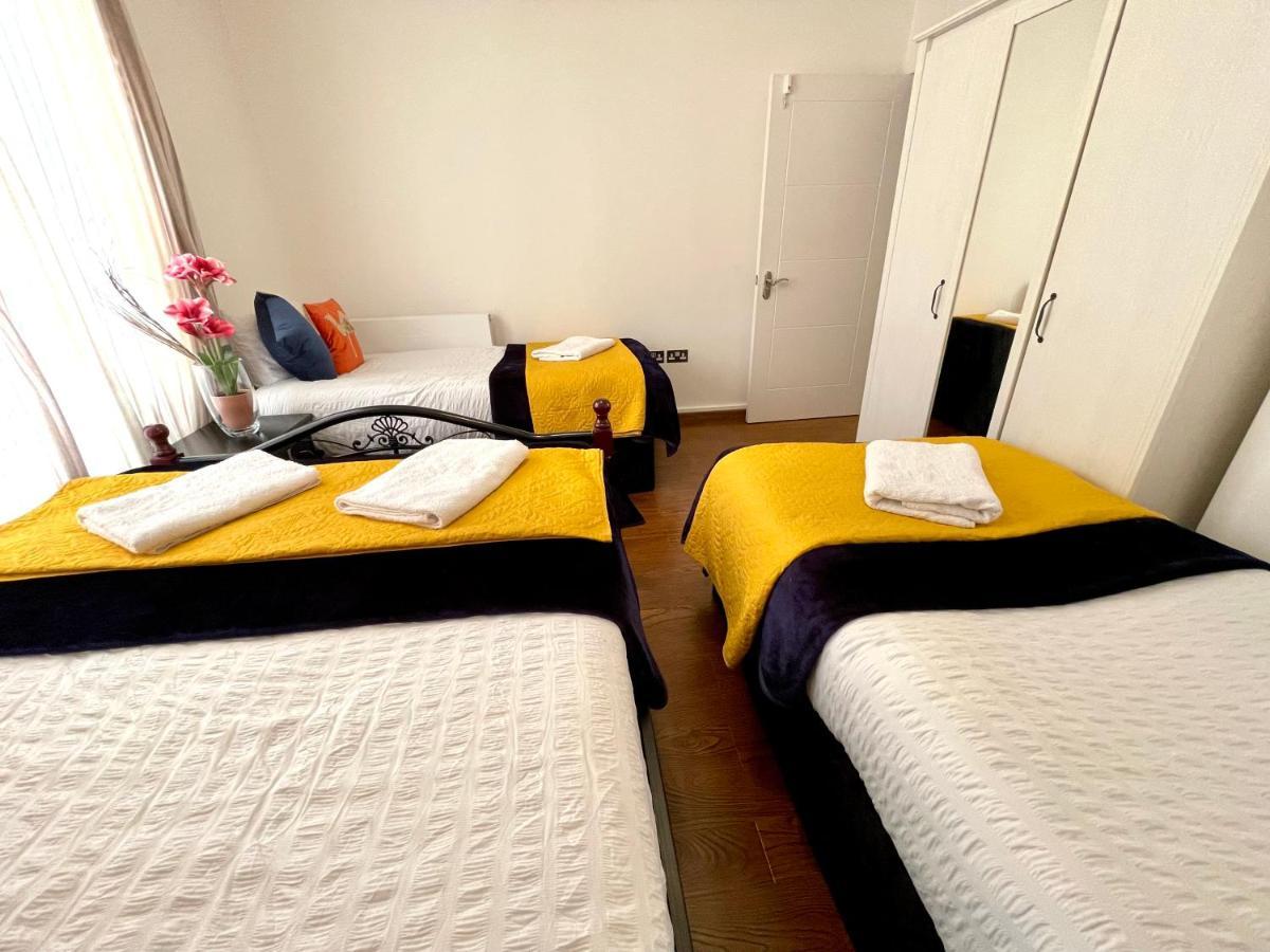 London Stratford Luxury House, 5 Minutes Walk Station, Westfield, 3 Bedrooms 3 Bathrooms, Reception, Garden, Parking Exterior foto