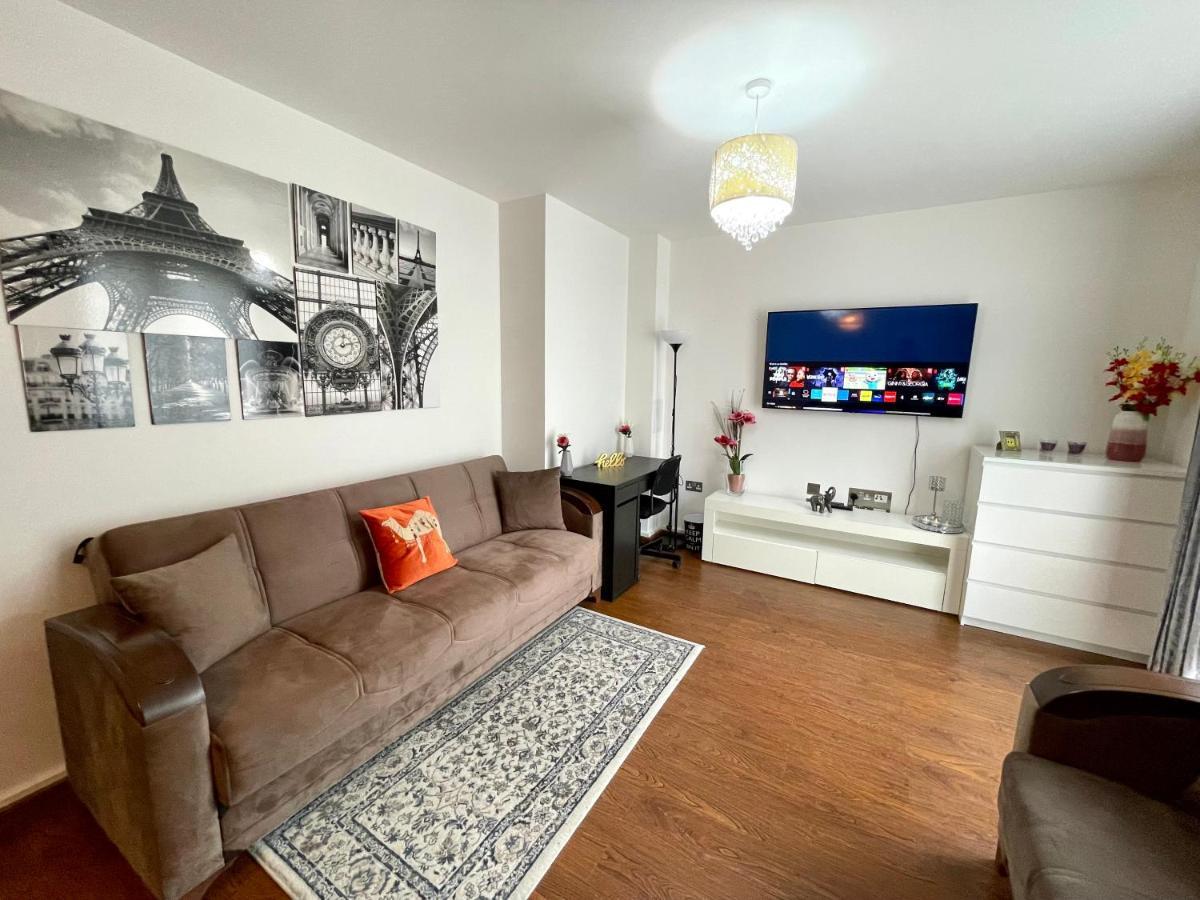 London Stratford Luxury House, 5 Minutes Walk Station, Westfield, 3 Bedrooms 3 Bathrooms, Reception, Garden, Parking Exterior foto